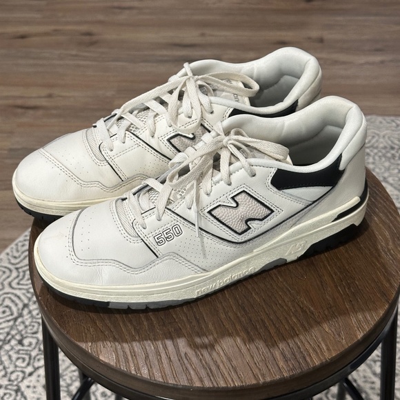 New Balance 550 - Picture 1 of 3